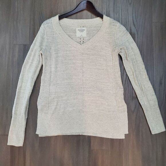 A&F v neck sweater (xs) - Picture 5 of 12
